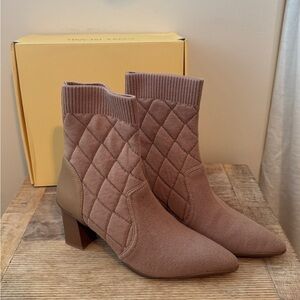 Quilted Tan Cosy island Ankle Sock Boots New 7.5